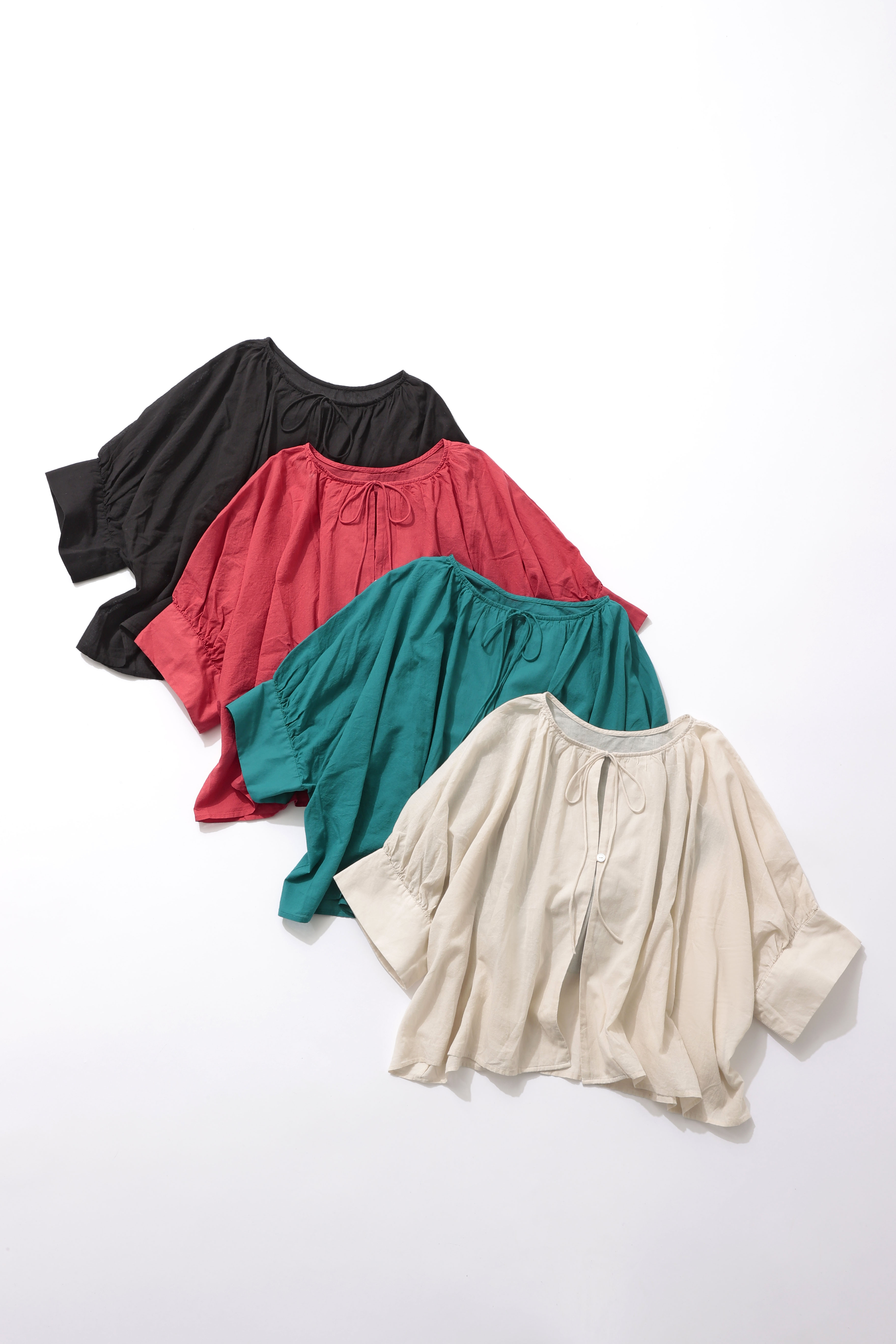 シアー素材のお洋服 イメージ画像