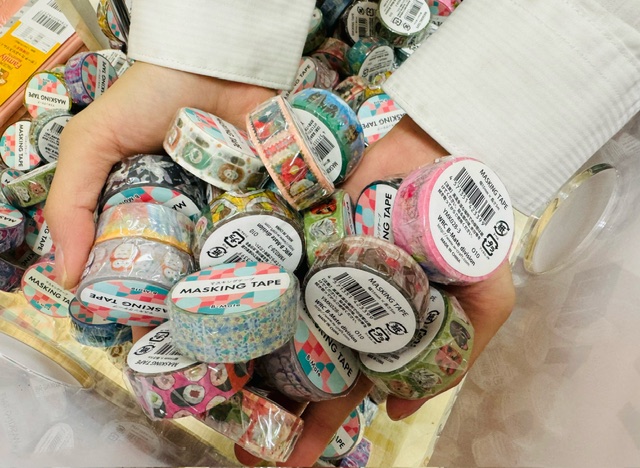 マステ好き必見💕 くまざわ書店オリジナルマスキングテープ 発売中です😊✨ イメージ画像